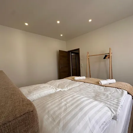 Appartement Amao-obsidian I 120qm I Elegantes Business- & Familienapartment I 3 Schlafzimmer I Kingsize Betten Schwanau