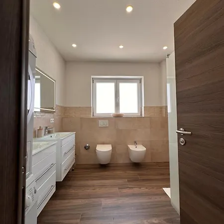 Amao-obsidian I 120qm I Elegantes Business- & Familienapartment I 3 Schlafzimmer I Kingsize Betten