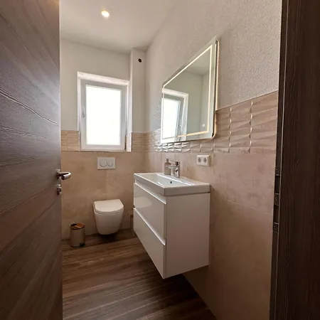 Amao Obsidian - 120 M2 Business & Family - 3 Bedrooms - 8 Guests - King-size Beds Schwanau