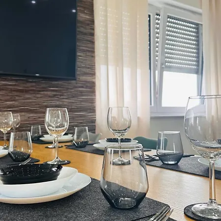 Amao Obsidian - 120 M2 Business & Family - 3 Bedrooms - 8 Guests - King-size Beds Apartment *